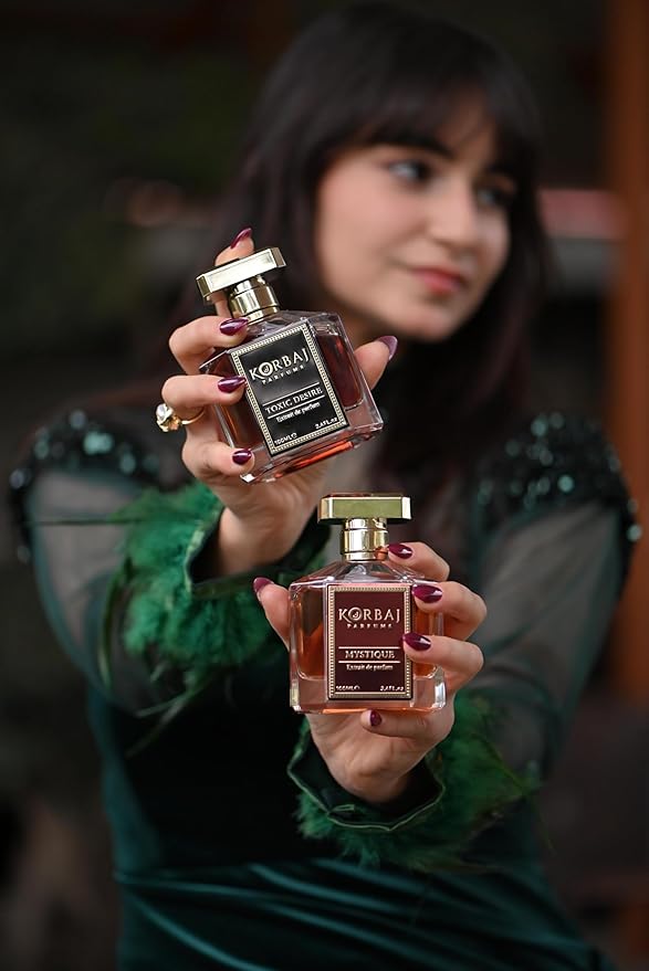 KORBAJ PARFUMS トキシックデザイア - 男女兼用アラビアンパフューム、EDPメンズコロン、コニャックオイル、オークアブソリュート、シナモンエッセンス、トンカビーン - サンダルウッド、プラリネ - バニラパフューム 100ml