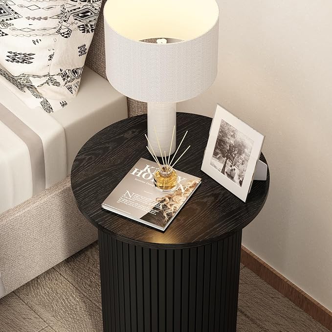 Wnutrees Round Fluted End Table, Small Accent Pedestal Side Table, Wood Fluted Nightstand Bedside Table for Living Room, Handcrafted Finish, Black