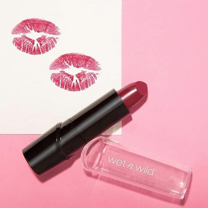 wet n wild Silk Finish Lipstick, Hydrating Rich Buildable Lip Color, Formulated with Vitamins A,E, & Macadamia for Ultimate Hydration, Cruelty-Free & Vegan - Just Garnet