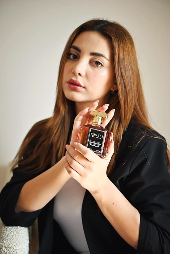 KORBAJ PARFUMS トキシックデザイア - 男女兼用アラビアンパフューム、EDPメンズコロン、コニャックオイル、オークアブソリュート、シナモンエッセンス、トンカビーン - サンダルウッド、プラリネ - バニラパフューム 100ml