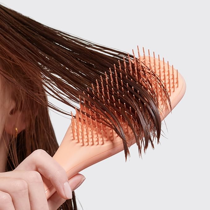Tangle Teezer Ultimate Detangler Brush for Wet & Dry Hair, Eliminates Knots & Reduces Breakage for Straight to Wavy Hair Types, Amazon Exclusive Apricot (タングルティーザーアルティメットディタングラーブラシ ウェット&ドライヘア用、ストレートからウェーブヘアまで、もつれをなくし切れ毛を軽減、Amazon限定アプリコット)