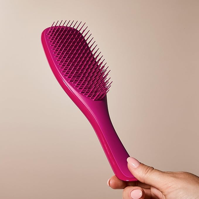 Tangle Teezer ザ・アルティメットディタングラー（濡れ髪・乾いた髪用ヘアブラシ）、絡まりを解消し、髪の切れ毛を軽減。ストレートからウェーブヘアに。エレクトリックラズベリー