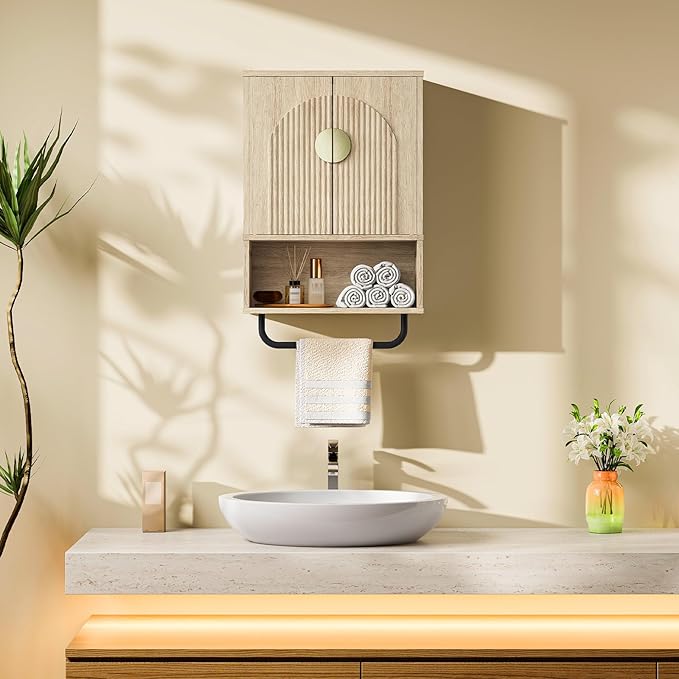 CHOEZON Bathroom Wall Cabinet, Medicine Cabinet for Bathroom, Wall Mounted Bathroom Cabinet with Towel Bar, Fluted Doors, Wall Cabinet for Bathroom, Kitchen, Living Room, Natural Oak and Gold