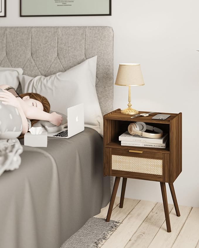 Veegle Nightstand,Modern Bedside Table with Storage Drawer and Open Wood Shelf, Accent Night Stand with Solid Wood Legs for Living Room, Bedroom and Small Spaces,Easy Assembly (Walnut Brown-Rattan)