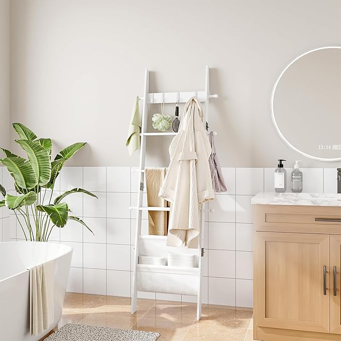 ELYKEN Blanket Ladder for Living Room, 5-Tier Wooden Towel Rack with Synthetic Leather Pocket, 4 Removable Hooks, Decorative Leaning Ladder Shelf for Bedroom, White