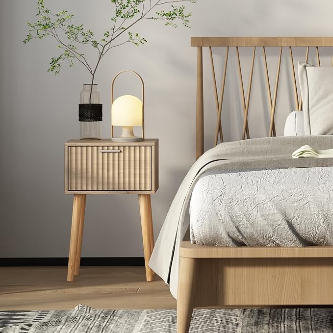 LAATOOREE Nightstands Set of 2, Small Side Table, Bedside Table with Fluted Door, Solid Wood Feet; Modern Mid-Century End Table for Bedroom, Small Space (Natural)