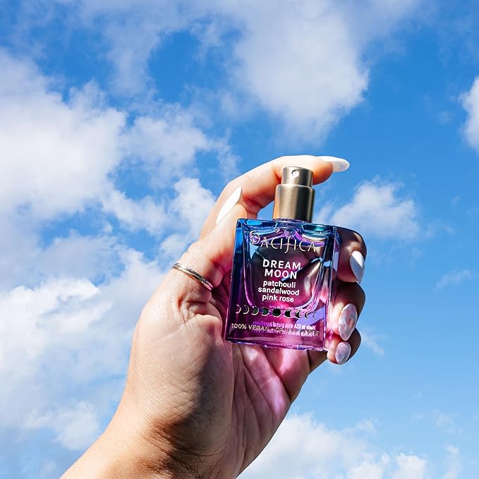 パシフィカ ドリーム ムーン ウィメンズ スプレー パフューム 1fl oz – 長持ちするフローラルウッディフレグランス – ローズ、パチョリ、サンダルウッド – 100%ヴィーガン、クルエルティフリー、フタル酸エステル不使用