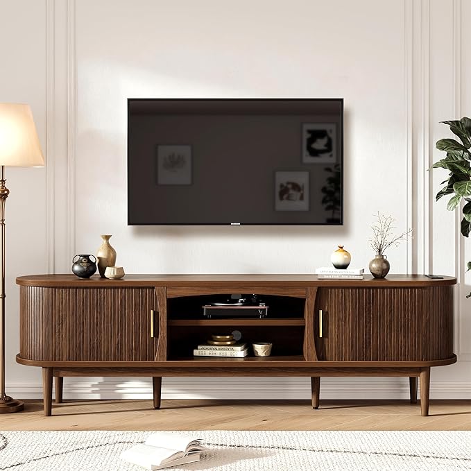 Decofy Mid Century TV Stand for TVs up to 90 Inches, Entertainment Center with Storage, Power Outlet, Fluted Sliding Doors & Adjustable Shelves, Modern Media TV Console Table for Living Room (Walnut)