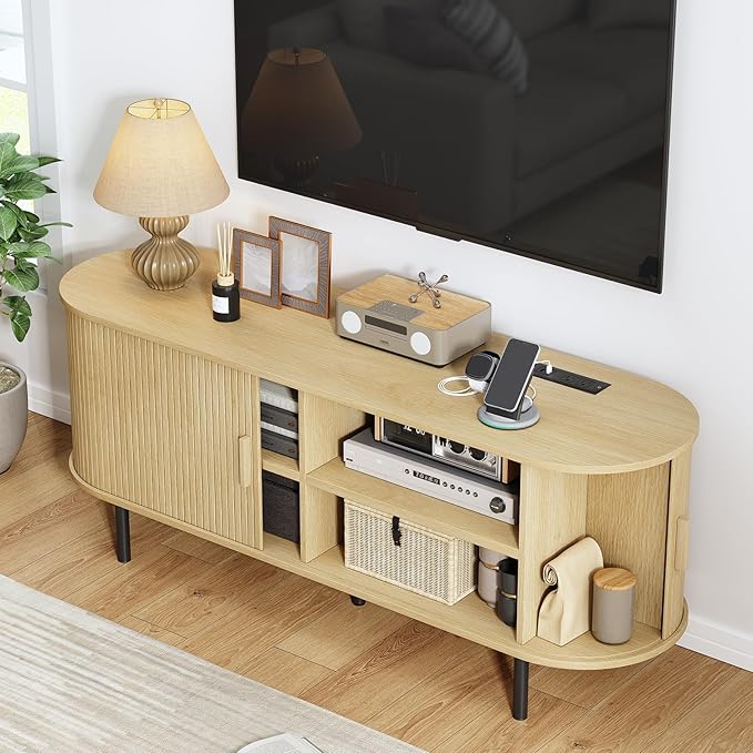 55" TV Stand with Power Outlet, Modern Media Console with Sliding Doors, Entertainment Center for TVs up to 60 Inch, Adjustable Shelves, Oak