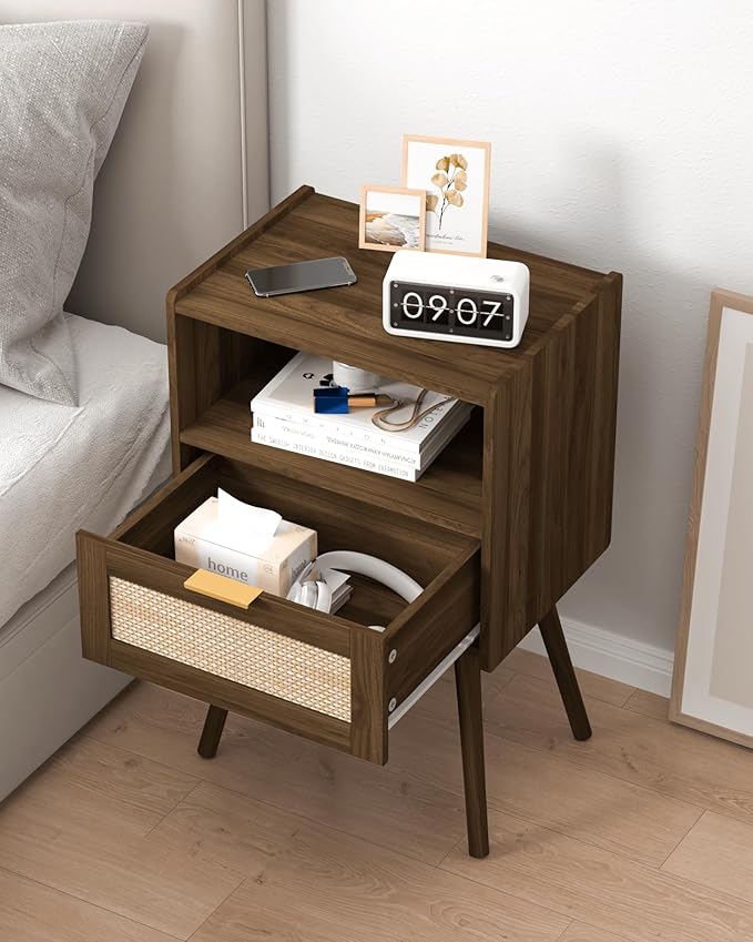 Veegle Nightstand,Modern Bedside Table with Storage Drawer and Open Wood Shelf, Accent Night Stand with Solid Wood Legs for Living Room, Bedroom and Small Spaces,Easy Assembly (Walnut Brown-Rattan)