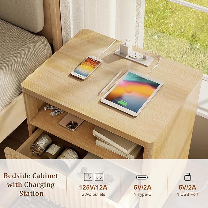 LYNCOHOME Fluted Nightstand with Charging Station, 19.7 inch Wide End Table with 2 Drawers, Modern Wood Bedside Table for Bedroom, Night Stand Set of 2,Natural