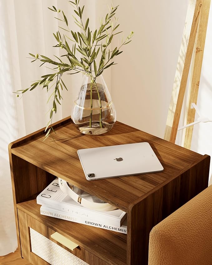 Veegle Nightstand,Modern Bedside Table with Storage Drawer and Open Wood Shelf, Accent Night Stand with Solid Wood Legs for Living Room, Bedroom and Small Spaces,Easy Assembly (Walnut Brown-Rattan)