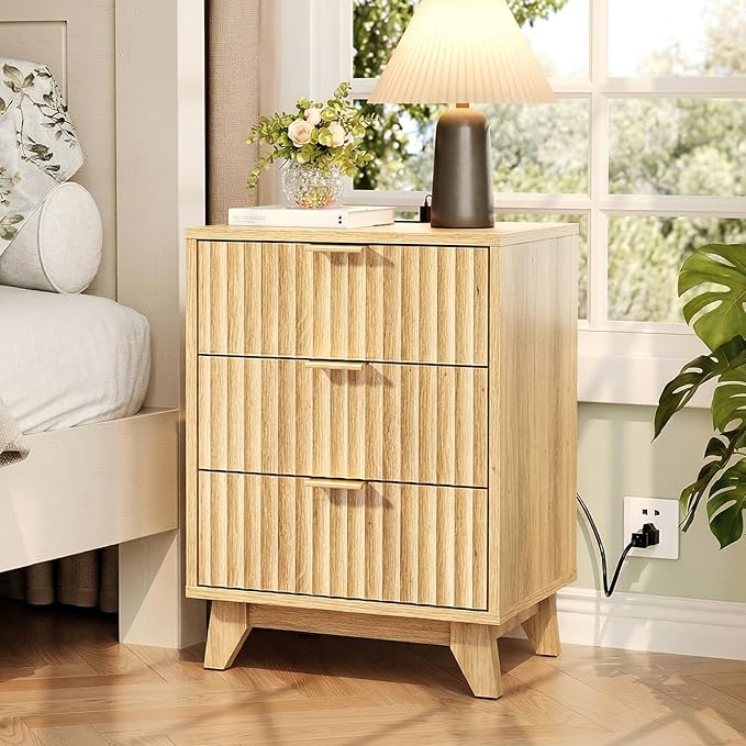 VINGLI Fluted Nightstands Set of 2 with Charging Station, 3 Drawer Nightstand Oak Night Stand for Bedroom, Modern Nightstands Set of 2, Fluted Bedside Table/End Table/Side Table, 2 pcs
