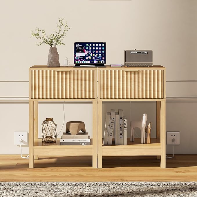 Nasonet Night Stand Set 2, Fluted Nightstand with Charging Station, Wood Bedside Table with Drawer & Storage Shelf, Modern End Tables for Bedroom Sofa Couch Office, Natural Oak