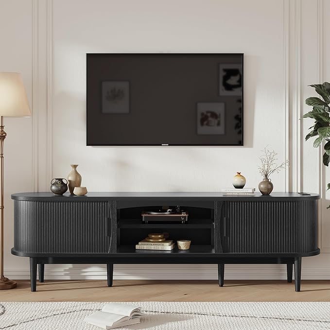 Decofy Mid Century TV Stand for TVs up to 90 Inches, Entertainment Center with Storage, Power Outlet, Fluted Sliding Doors & Adjustable Shelves, Modern Media TV Console Table for Living Room (Black)