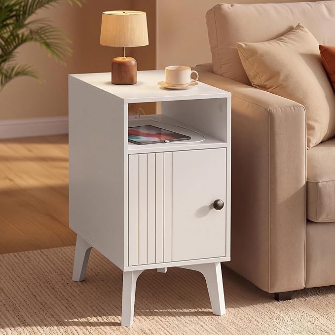 VASAGLE MAEZO Collection - End Table with Charging Station, Narrow Side Table, Nightstand with Tapered Legs, Curved Transitions, for Small Spaces, Living Room, Bedroom, Cloud White ULET329W101S