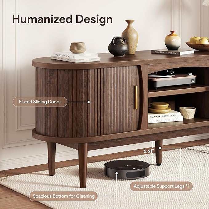 Decofy Mid Century TV Stand for TVs up to 65 Inches, Entertainment Center with Storage, Power Outlet, Fluted Sliding Doors & Adjustable Shelves, Modern Media TV Console Table for Living Room (Walnut)